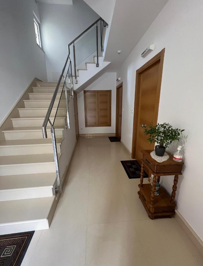 Apartamentos Maria De Lucia - Piso B Arou 외부 사진